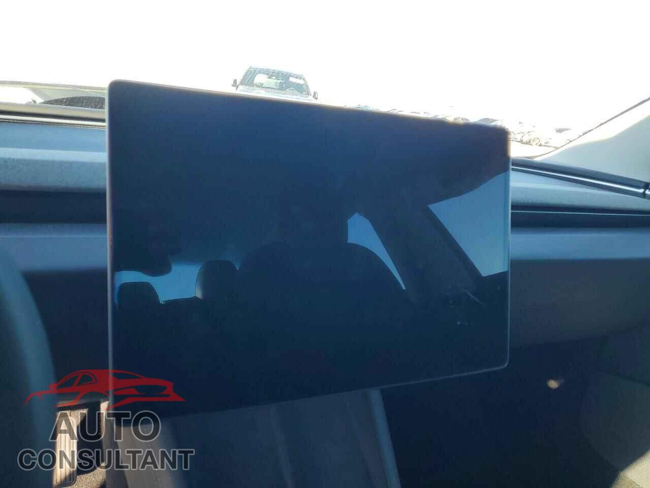 TESLA MODEL 3 2025 - 5YJ3E1EA6SF045678