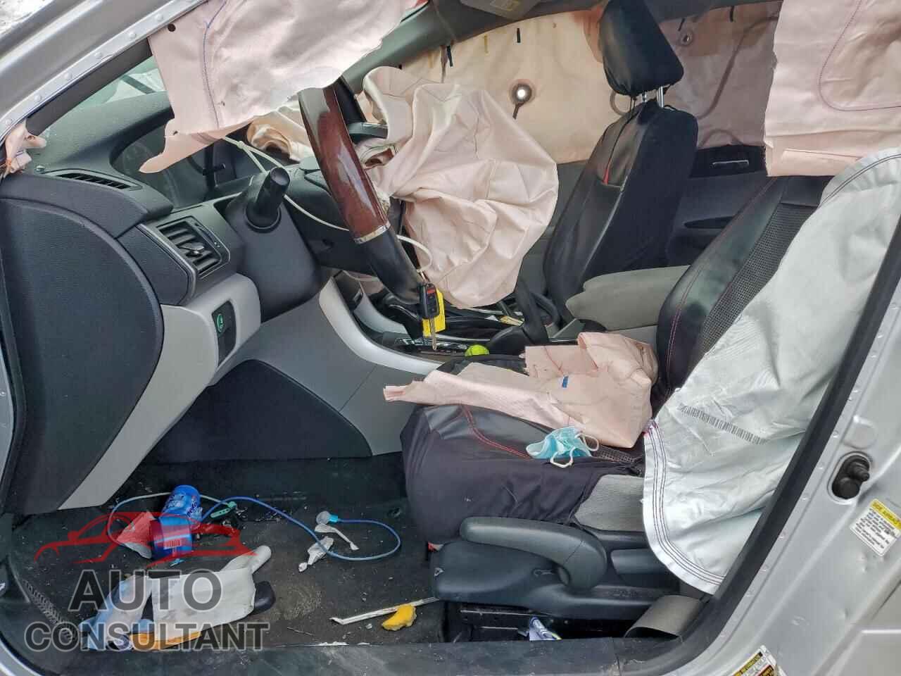 HONDA ACCORD 2013 - 1HGCR2F30DA044548