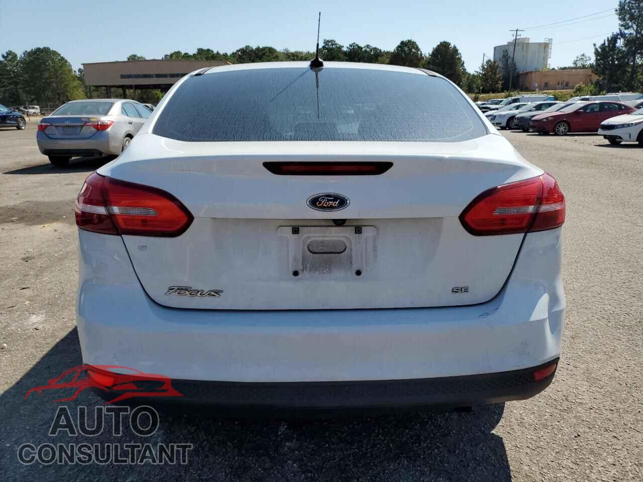 FORD FOCUS 2017 - 1FADP3F28HL272514