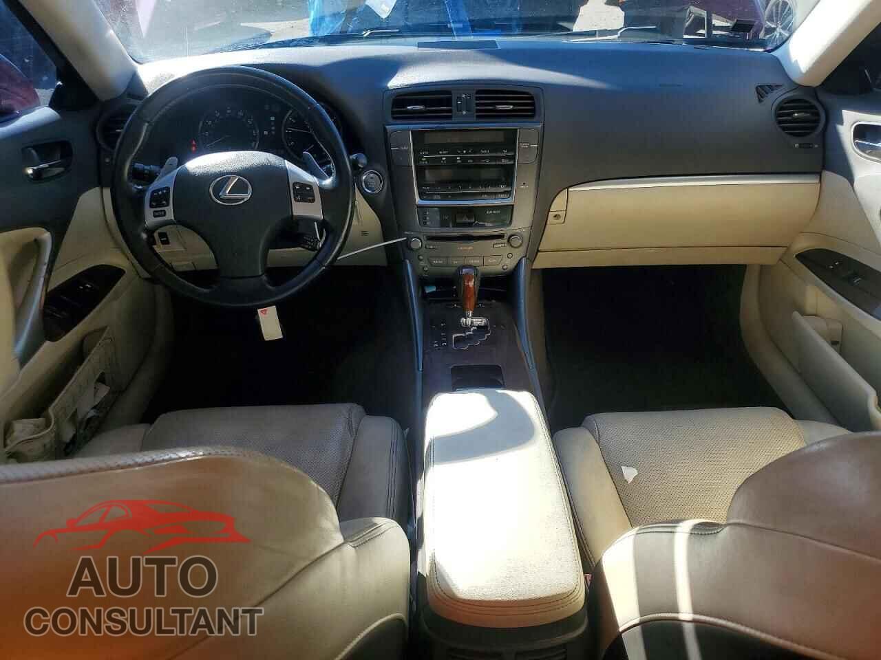 LEXUS IS 2012 - JTHCF5C29C5060595