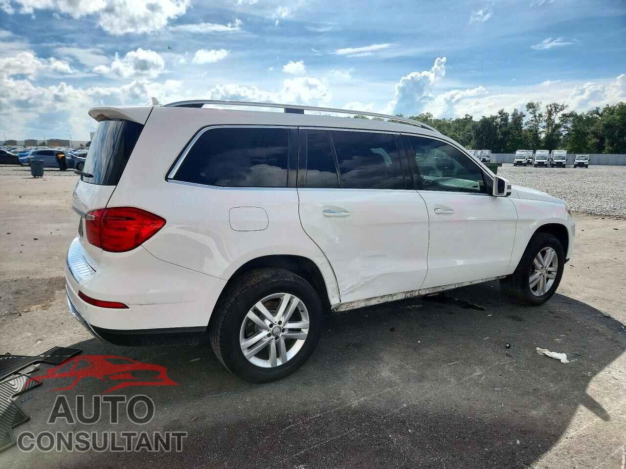 MERCEDES-BENZ GL-CLASS 2015 - 4JGDF2EE3FA528131