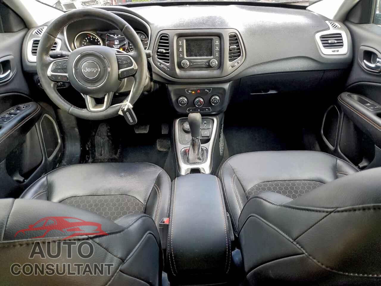 JEEP COMPASS 2018 - 3C4NJDBB3JT270546