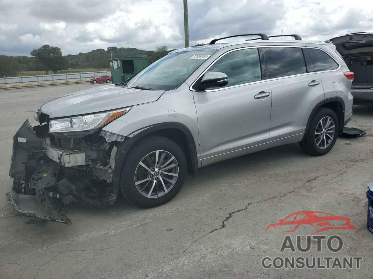 TOYOTA HIGHLANDER 2018 - 5TDJZRFH0JS845876