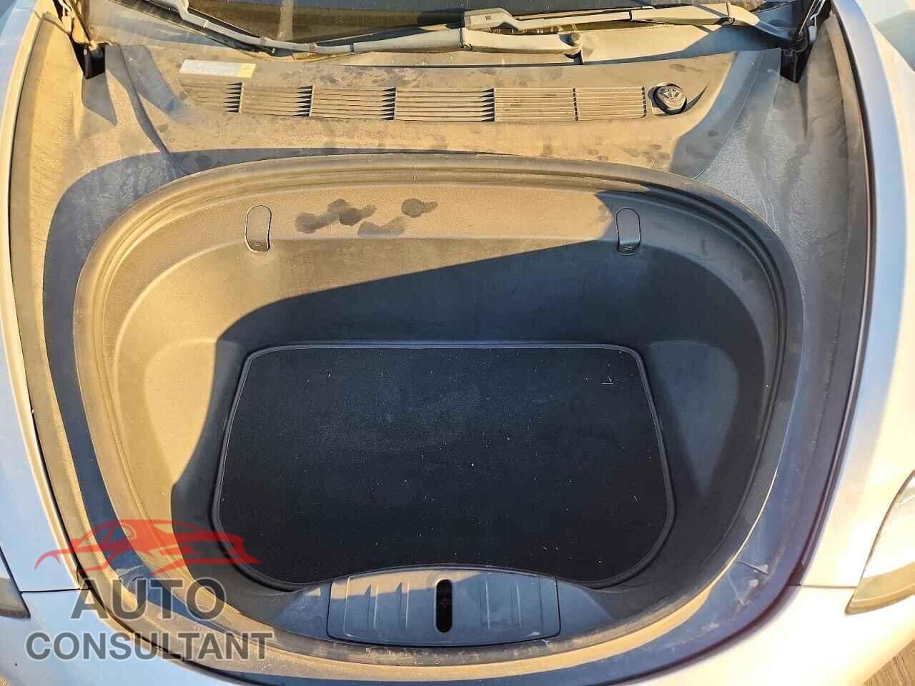 TESLA MODEL 3 2018 - 5YJ3E1EA5JF058761