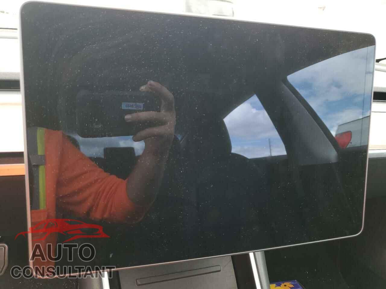 TESLA MODEL 3 2018 - 5YJ3E1EA2JF154217