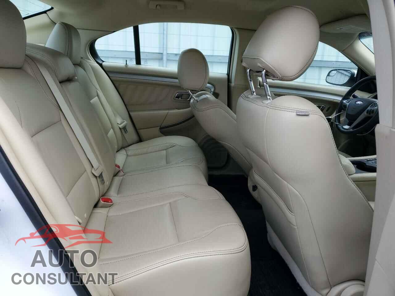 FORD TAURUS 2018 - 1FAHP2E80JG134997