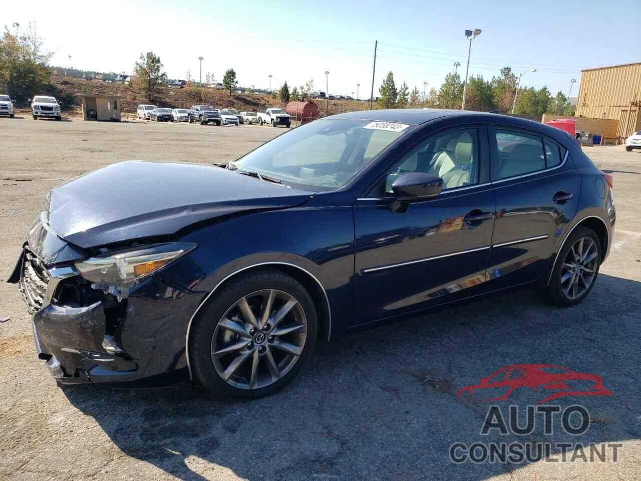 MAZDA 3 2018 - 3MZBN1M35JM207421