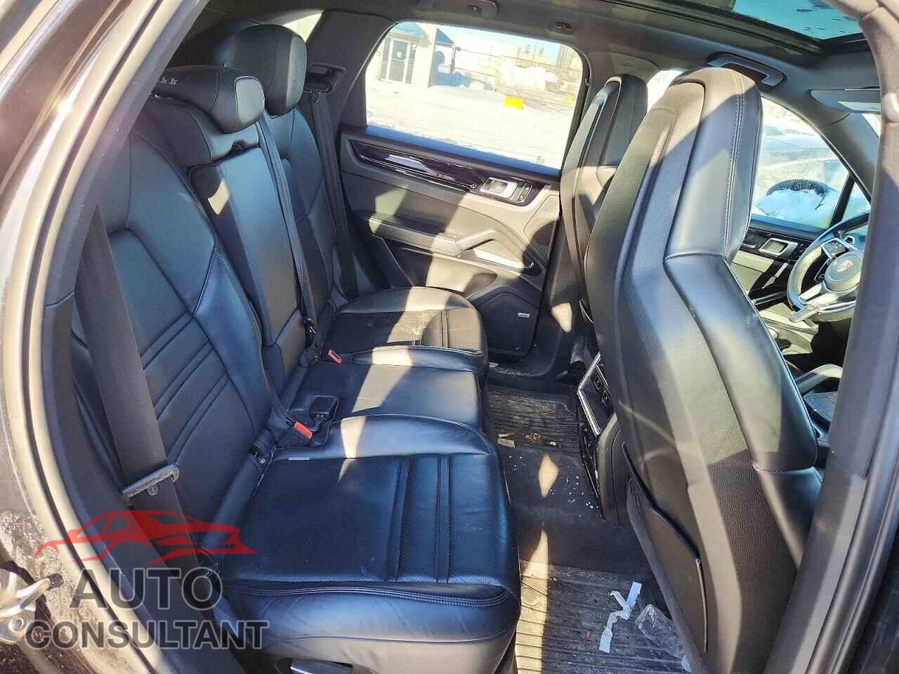 PORSCHE CAYENNE 2019 - WP1AA2AY5KDA08039