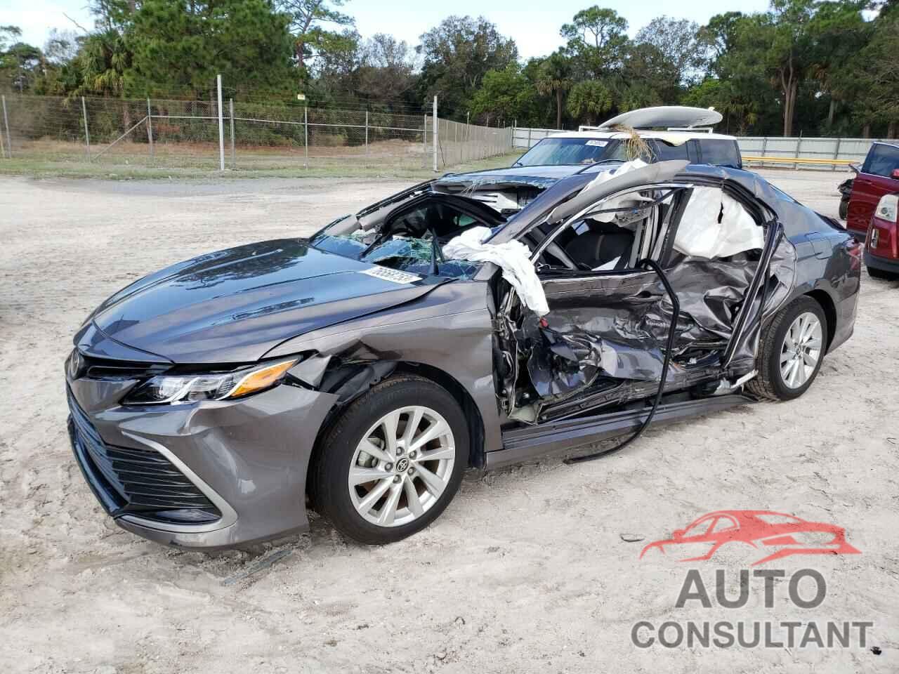 TOYOTA CAMRY 2021 - 4T1C11AK6MU545646