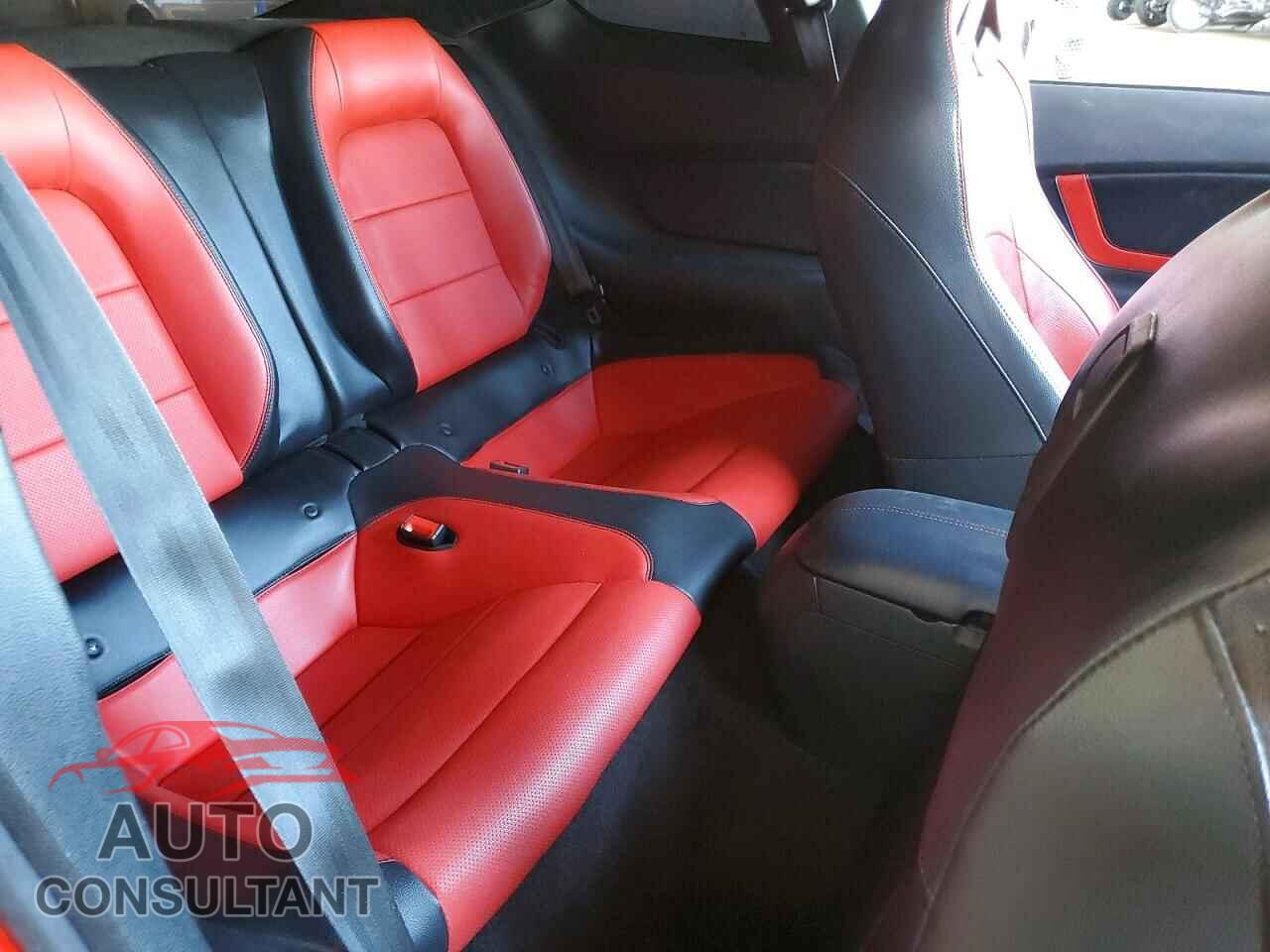 FORD MUSTANG 2018 - 1FA6P8CF3J5185143