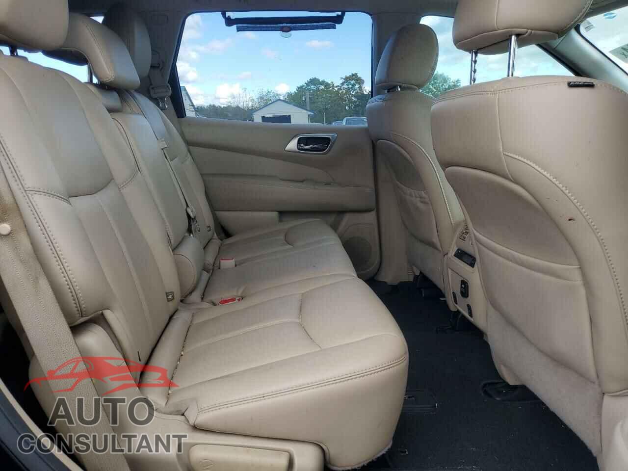 NISSAN PATHFINDER 2017 - 5N1DR2MM2HC660028