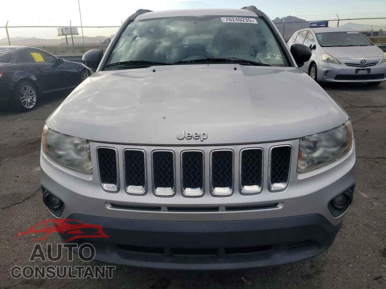 JEEP COMPASS 2011 - 1J4NF1FB4BD278425