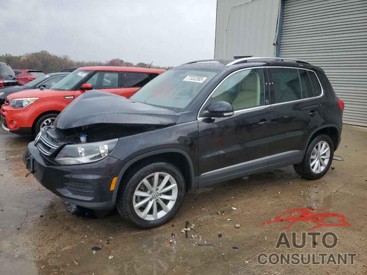 VOLKSWAGEN TIGUAN 2017 - WVGSV7AX4HK023386