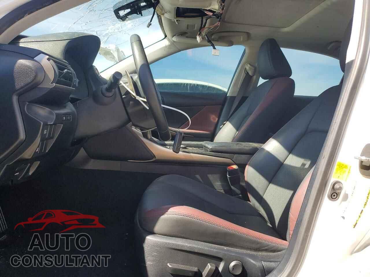 LEXUS IS 2019 - JTHBA1D26K5096356