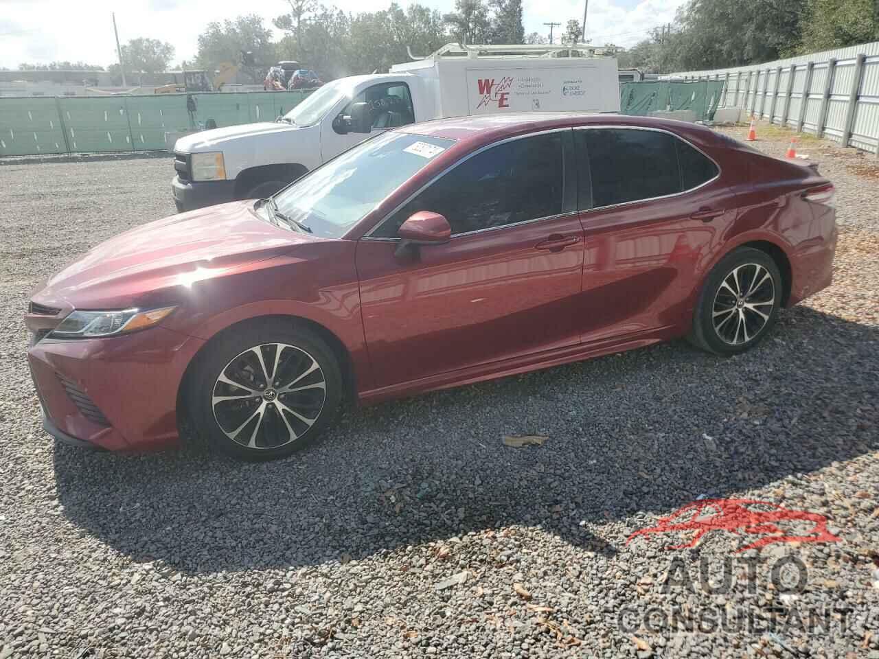 TOYOTA CAMRY 2018 - 4T1B11HK2JU663030