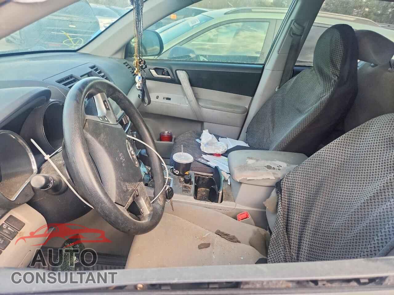 TOYOTA HIGHLANDER 2013 - 5TDZA3EH8DS036428