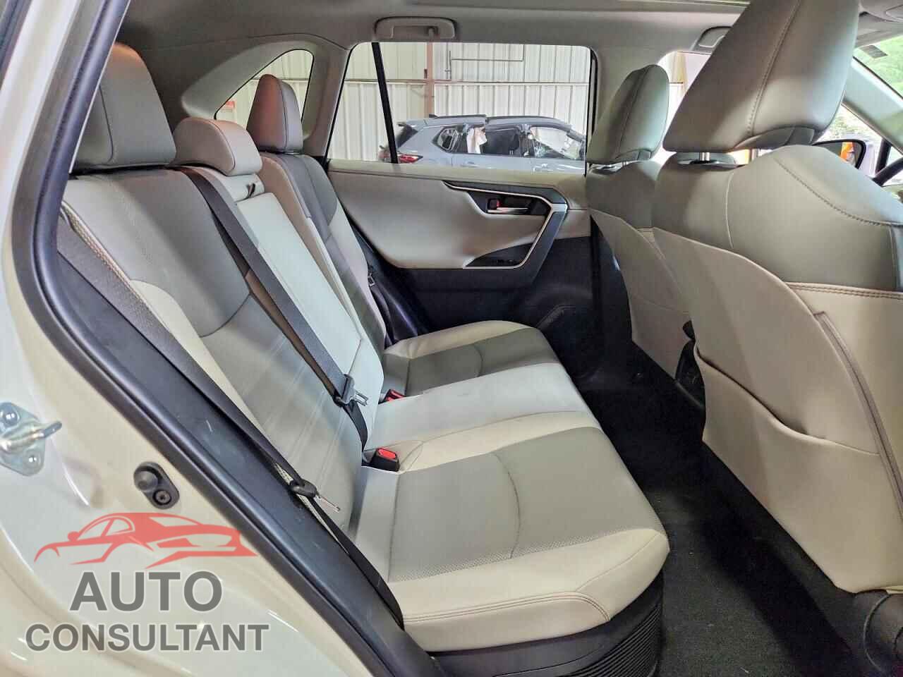TOYOTA RAV4 2019 - JTMDWRFV1KJ013473