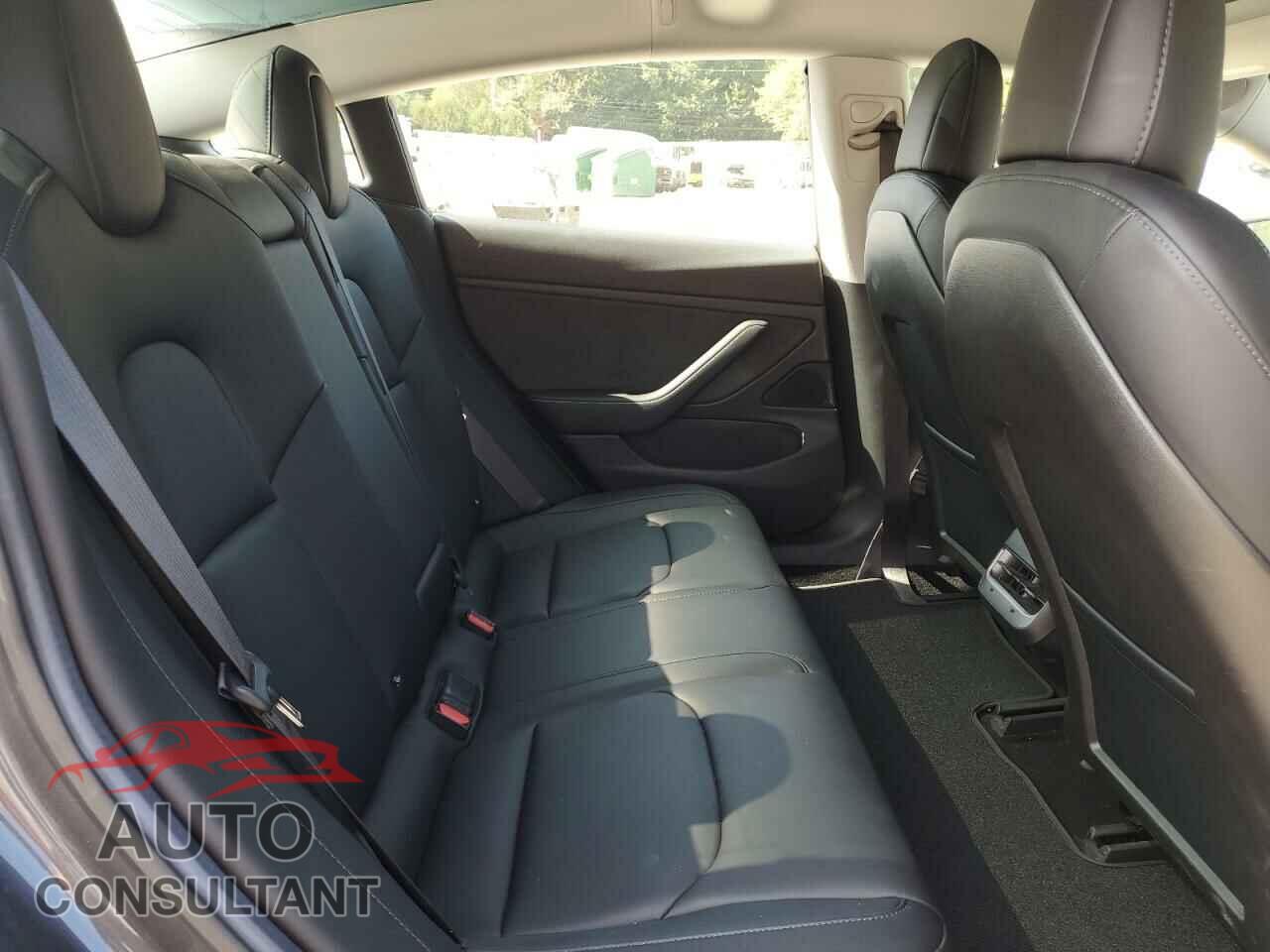 TESLA MODEL 3 2018 - 5YJ3E1EA7JF017757