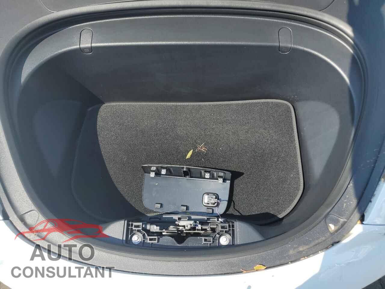 TESLA MODEL 3 2018 - 5YJ3E1EB7JF084352