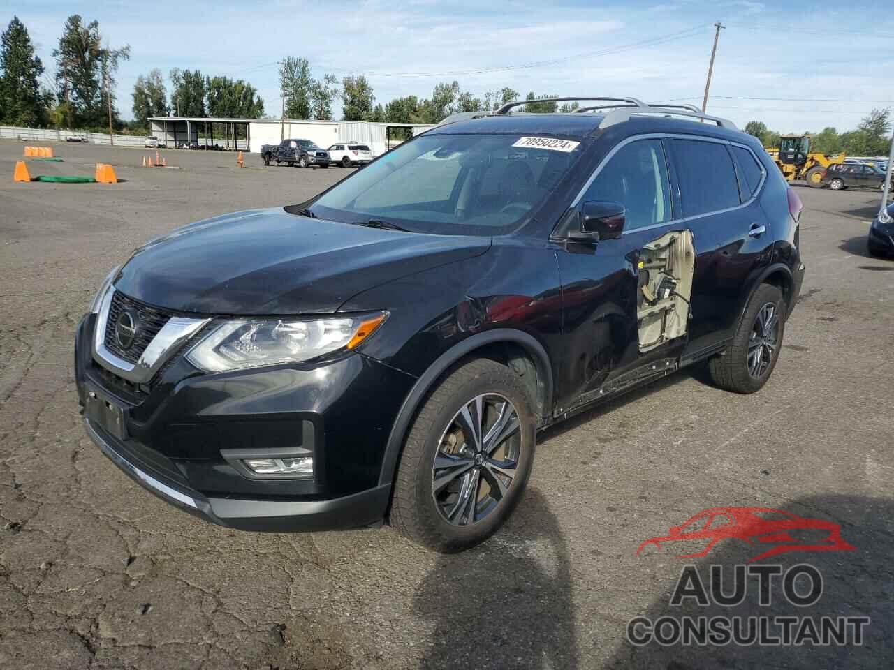 NISSAN ROGUE 2018 - 5N1AT2MV0JC741838