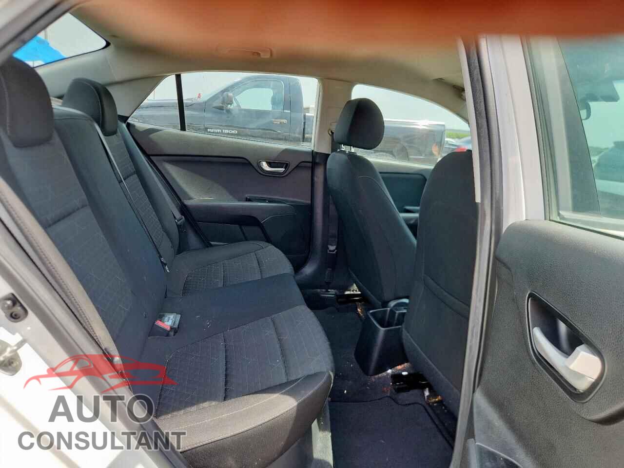 KIA RIO 2019 - 3KPA24AB5KE217155