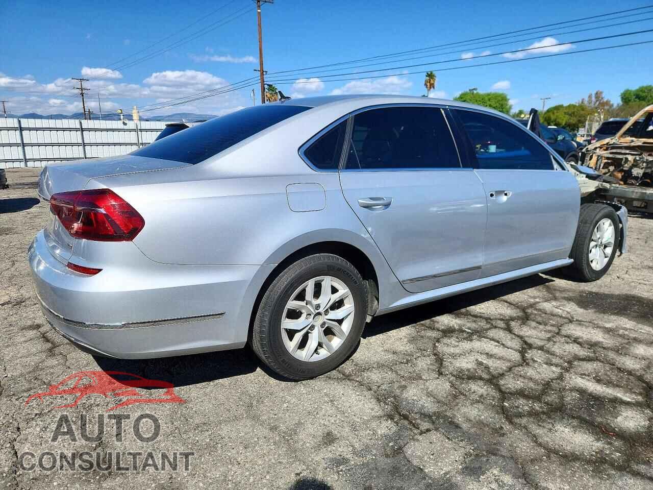 VOLKSWAGEN PASSAT 2017 - 1VWAT7A34HC024659