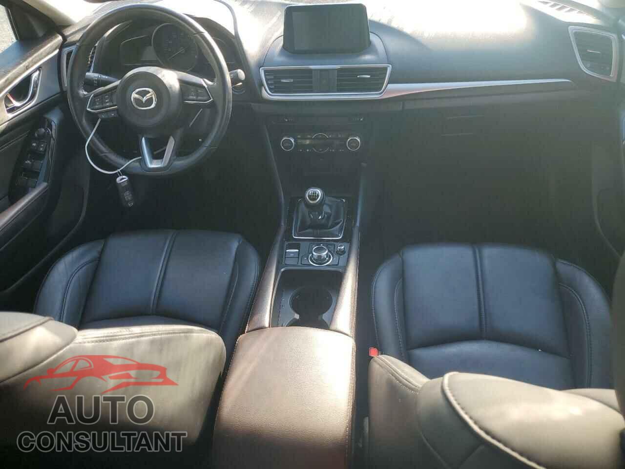 MAZDA 3 2018 - 3MZBN1L39JM270524