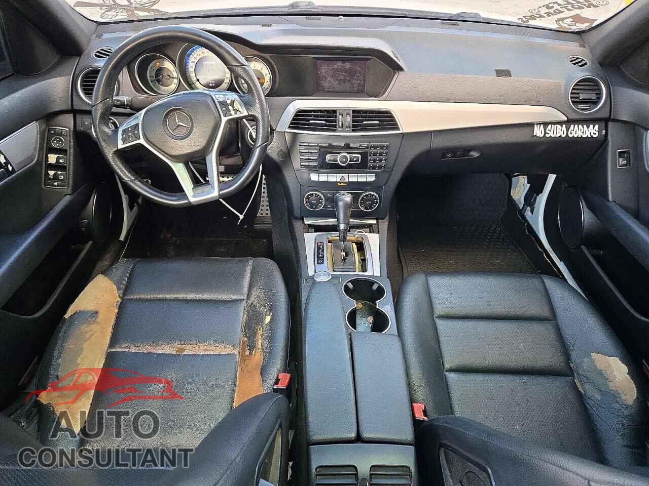 MERCEDES-BENZ C-CLASS 2013 - WDDGF4HB4DR295654