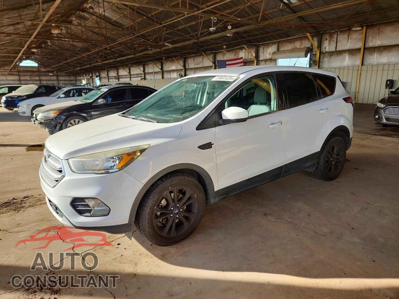 FORD ESCAPE 2017 - 1FMCU0GD4HUE39910