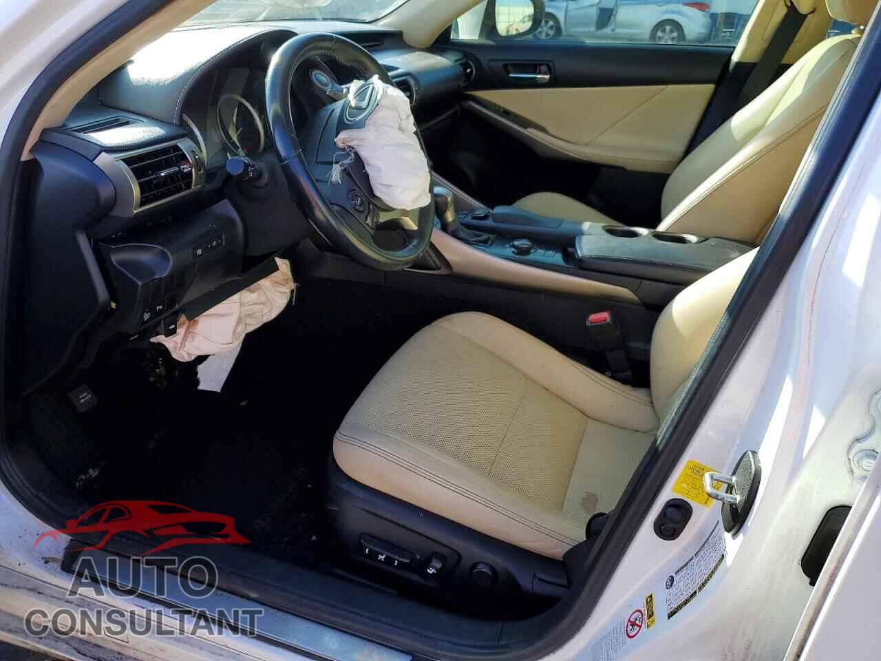 LEXUS IS 2014 - JTHBE1D27E5000730