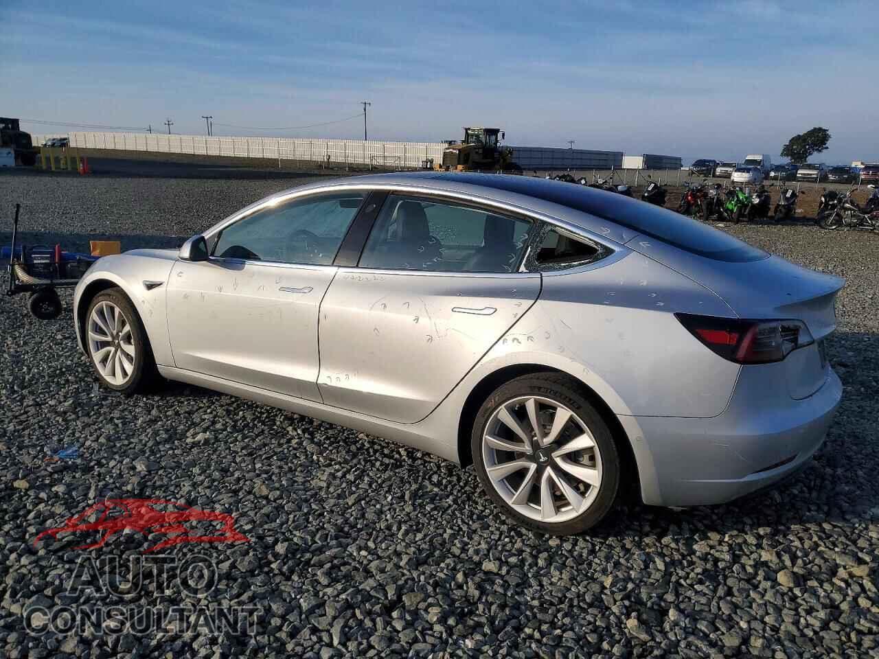 TESLA MODEL 3 2018 - 5YJ3E1EA2JF015270
