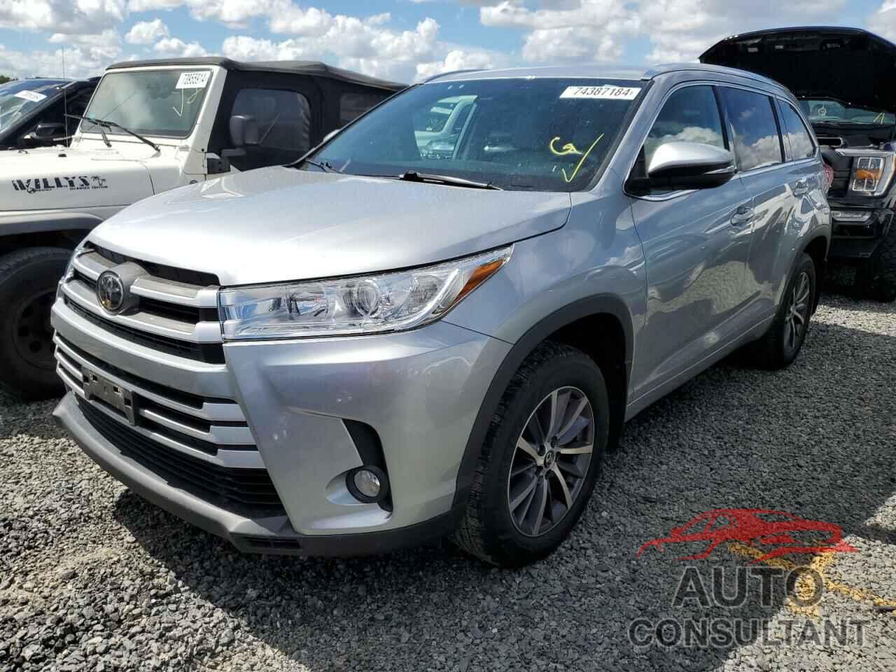 TOYOTA HIGHLANDER 2018 - 5TDJZRFH2JS526141