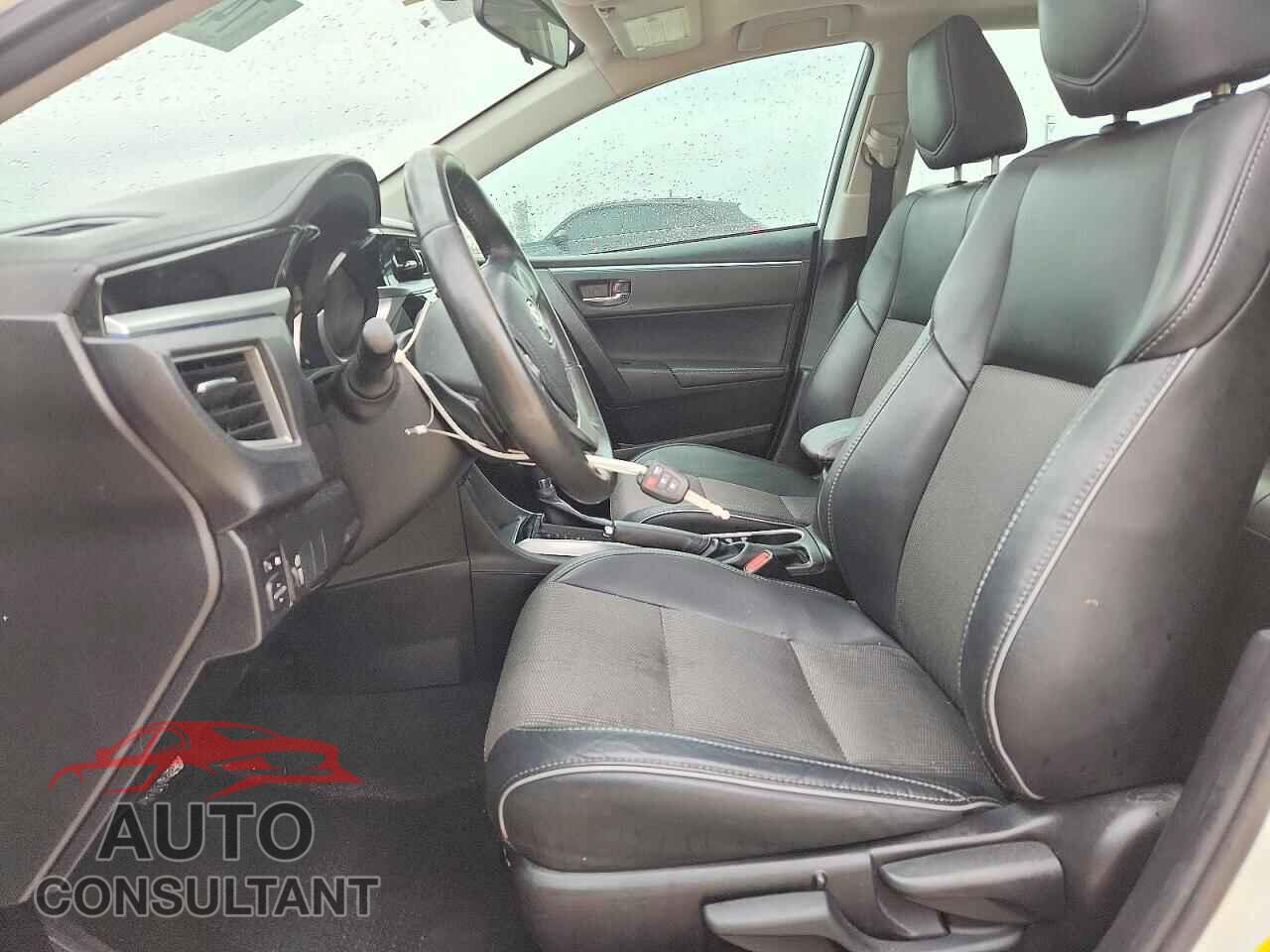 TOYOTA COROLLA 2015 - 2T1BURHEXFC473159