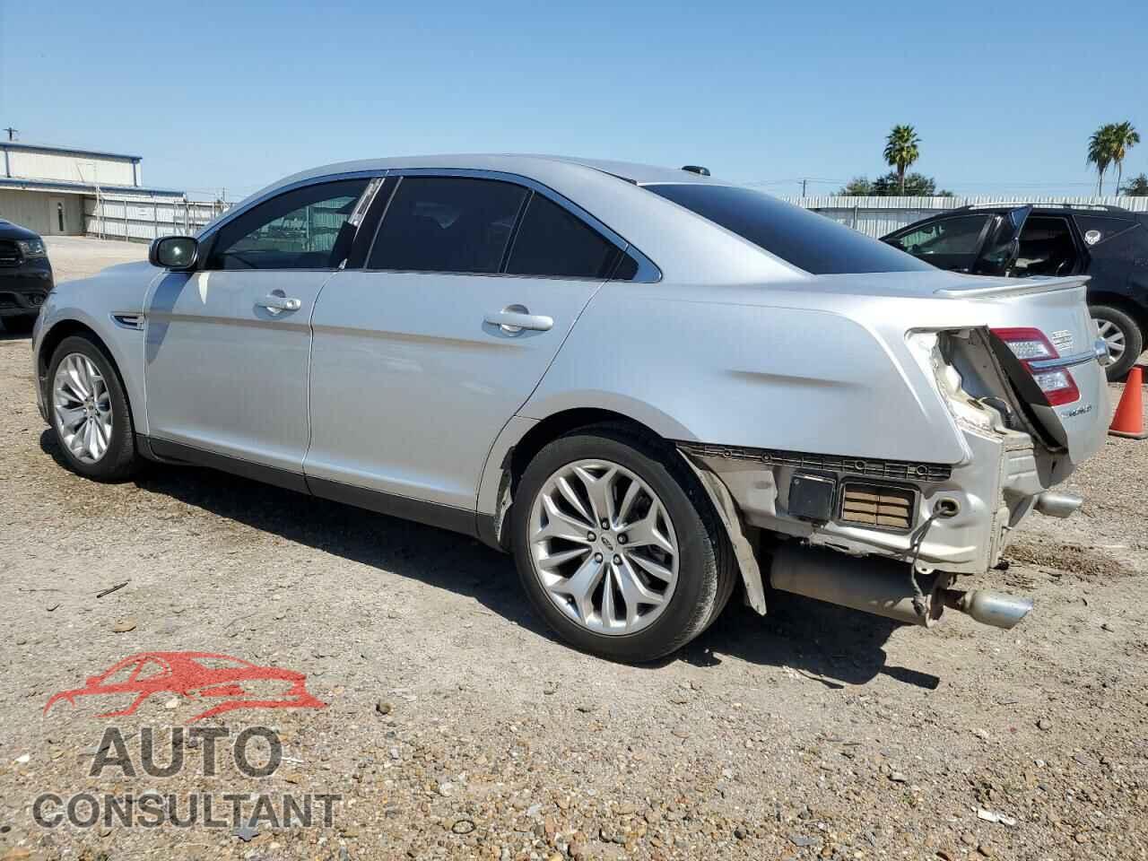 FORD TAURUS 2018 - 1FAHP2F81JG120413