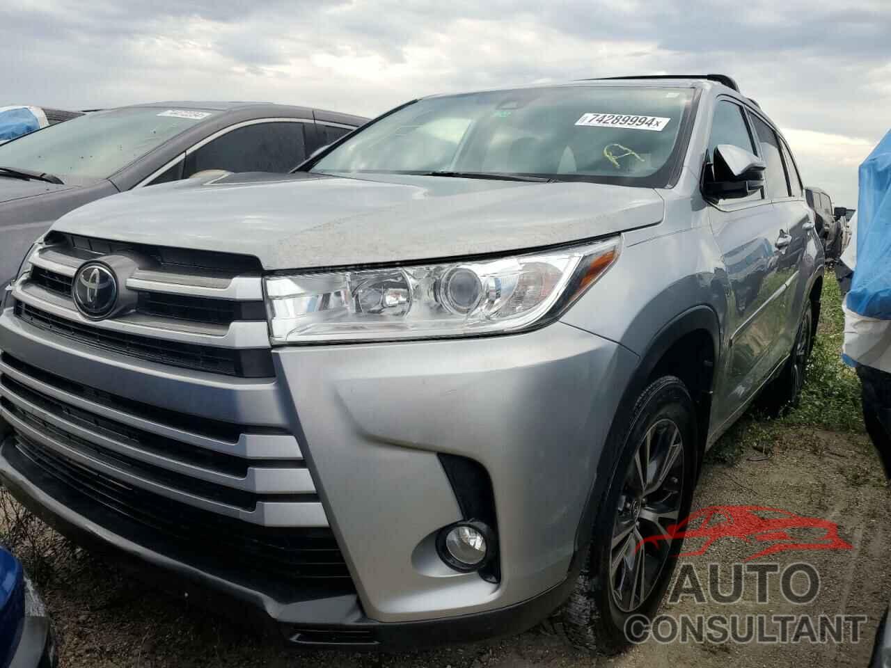 TOYOTA HIGHLANDER 2018 - 5TDZZRFH8JS246887