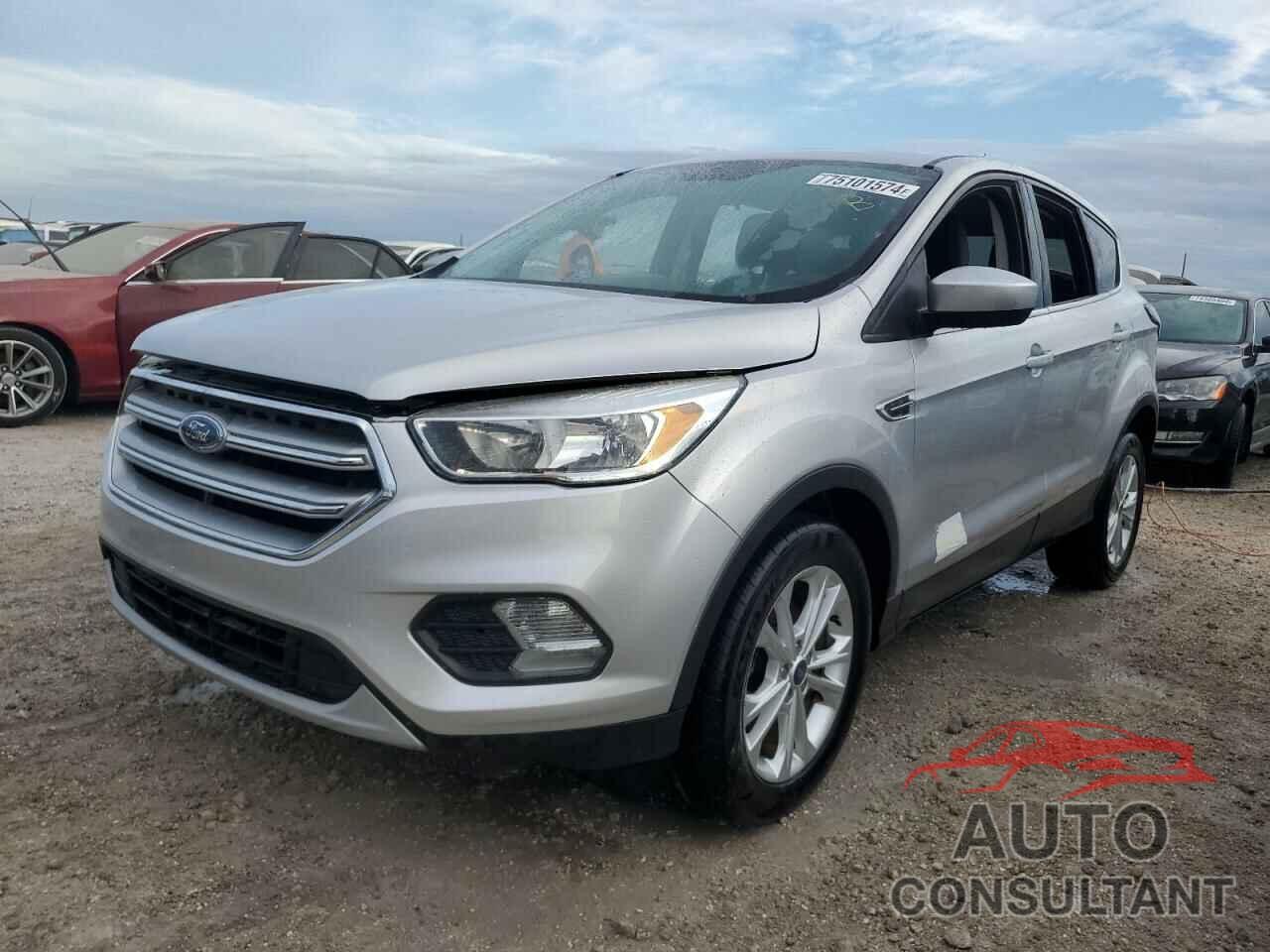 FORD ESCAPE 2017 - 1FMCU0GD7HUB19691
