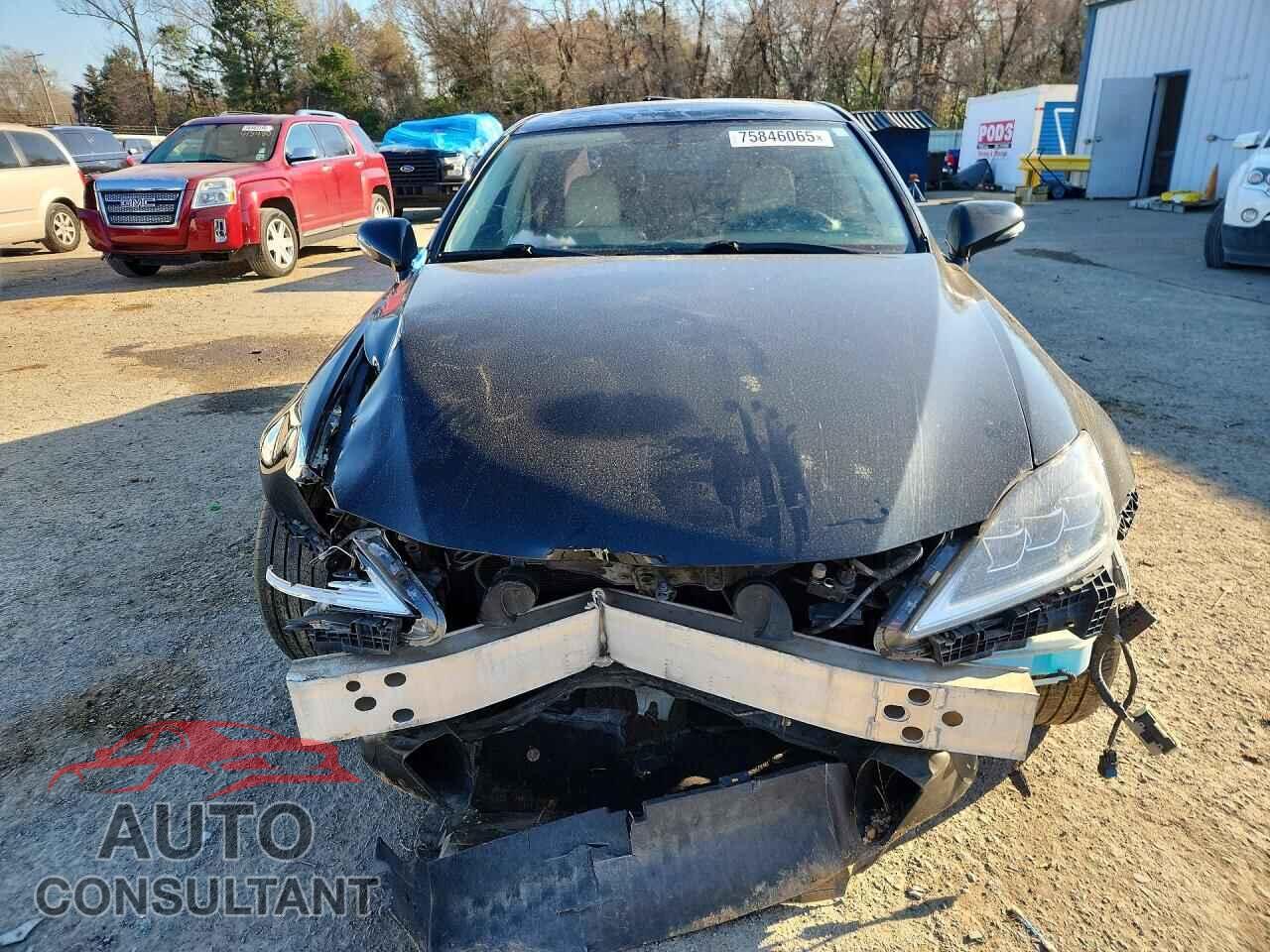 LEXUS IS 2012 - JTHBF5C25C5180471