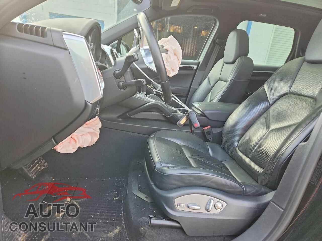 PORSCHE CAYENNE 2016 - WP1AA2A20GKA12689