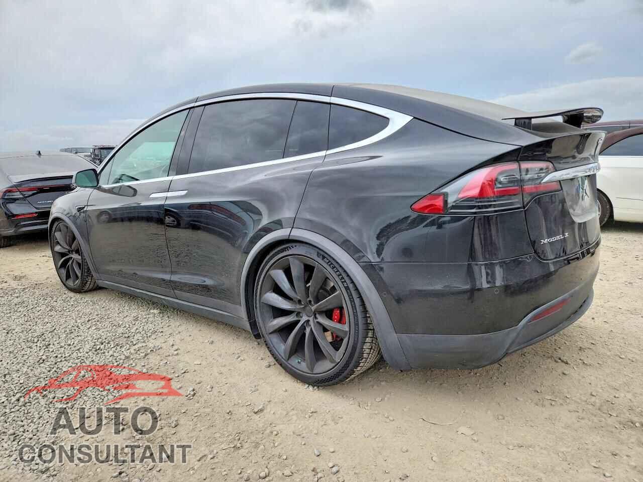 TESLA MODEL X 2018 - 5YJXCBE44JF142920