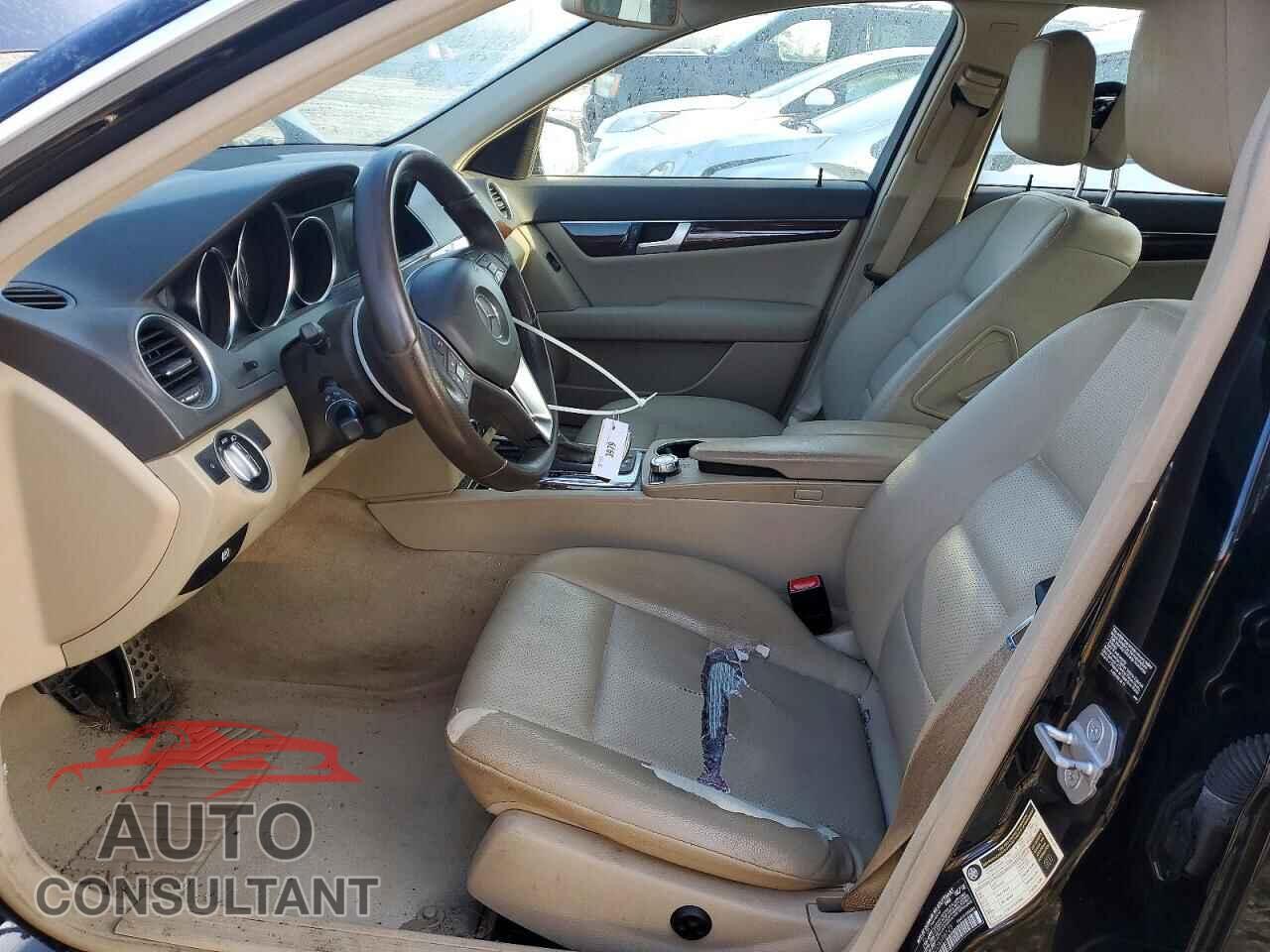 MERCEDES-BENZ C-CLASS 2012 - WDDGF8BB7CA698525