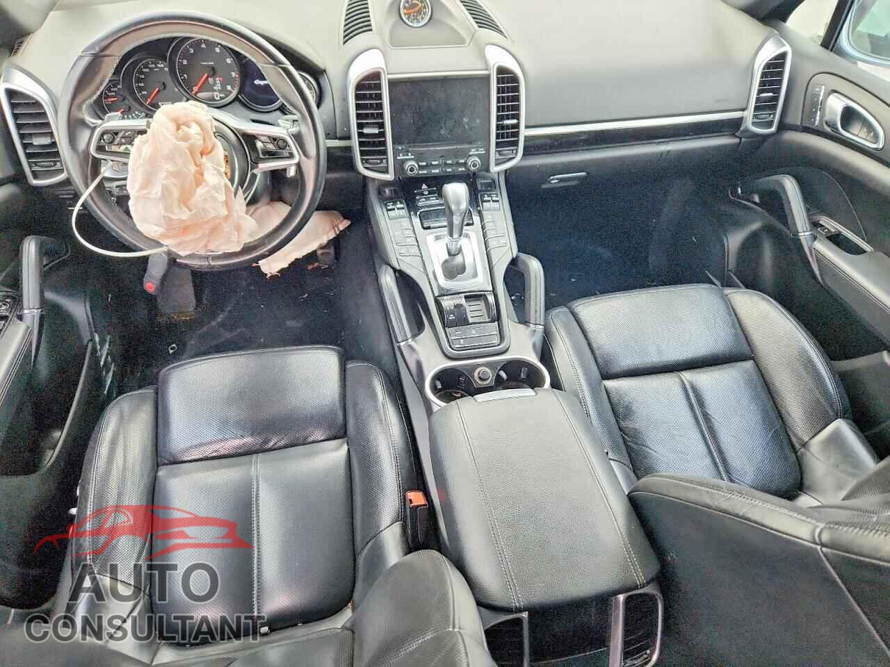 PORSCHE CAYENNE 2017 - WP1AA2A22HKA86956