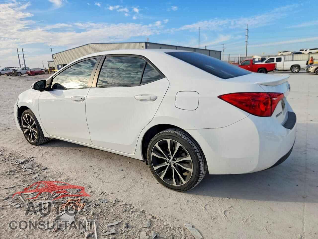 TOYOTA COROLLA 2017 - 5YFBURHE5HP683025