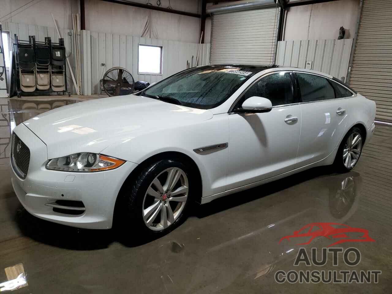 JAGUAR XJ 2014 - SAJWJ2GD1E8V63127