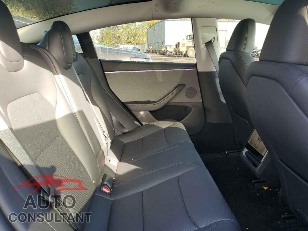 TESLA MODEL 3 2024 - 5YJ3E1EA4RF738517