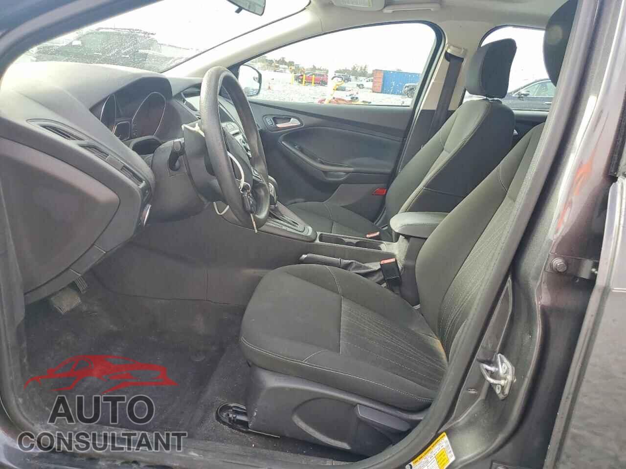 FORD FOCUS 2017 - 1FADP3M28HL317535