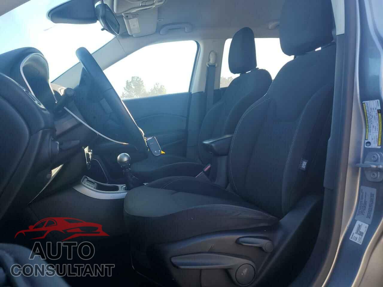 JEEP COMPASS 2017 - 3C4NJCAB4HT643504