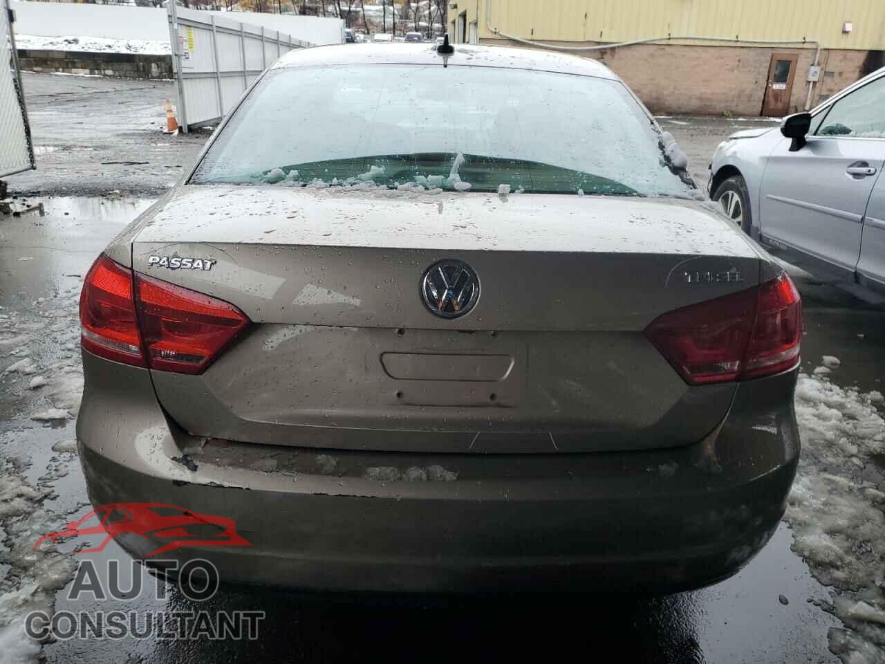VOLKSWAGEN PASSAT 2015 - 1VWCV7A3XFC011740