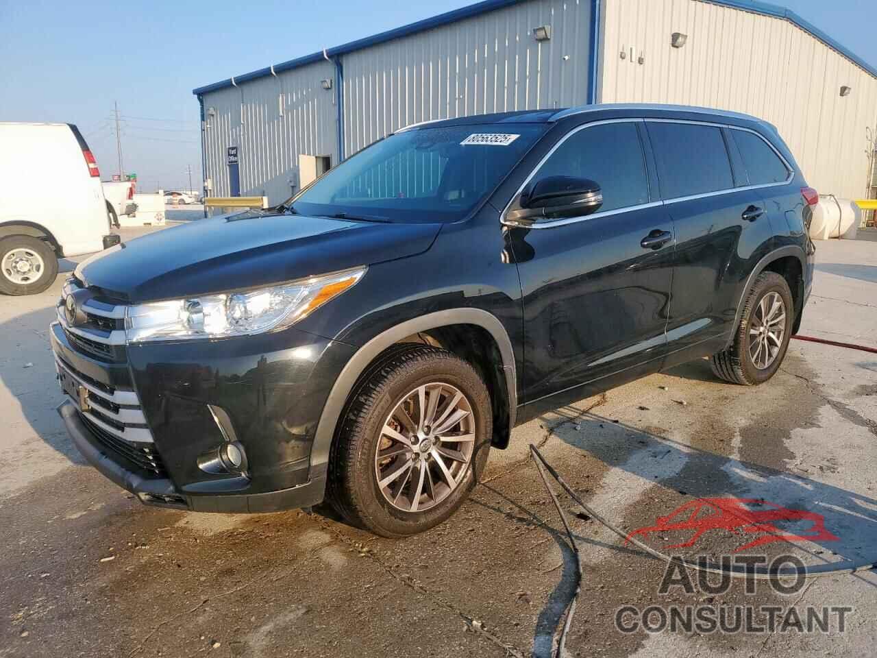 TOYOTA HIGHLANDER 2018 - 5TDJZRFH6JS825731