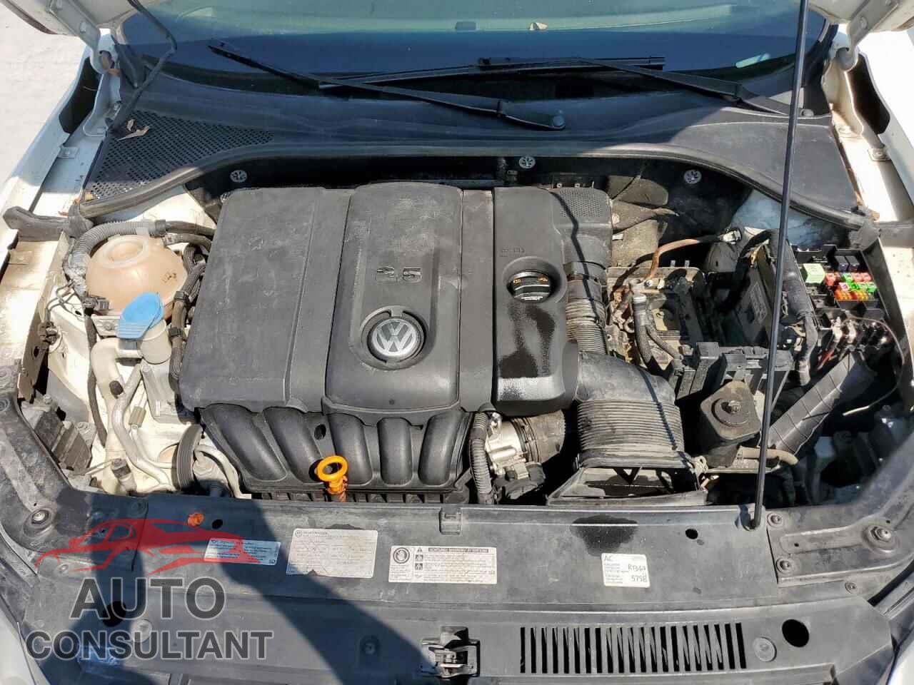 VOLKSWAGEN PASSAT 2013 - 1VWCH7A37DC039936