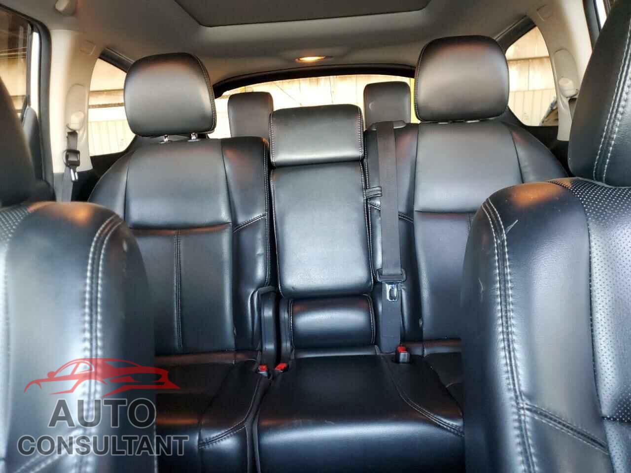 NISSAN PATHFINDER 2017 - 5N1DR2MN6HC685619